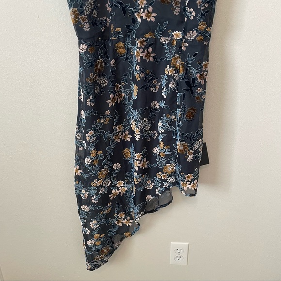 Lulu's | Floral Velvet Asymmetrical Dress - Picture 5 of 8